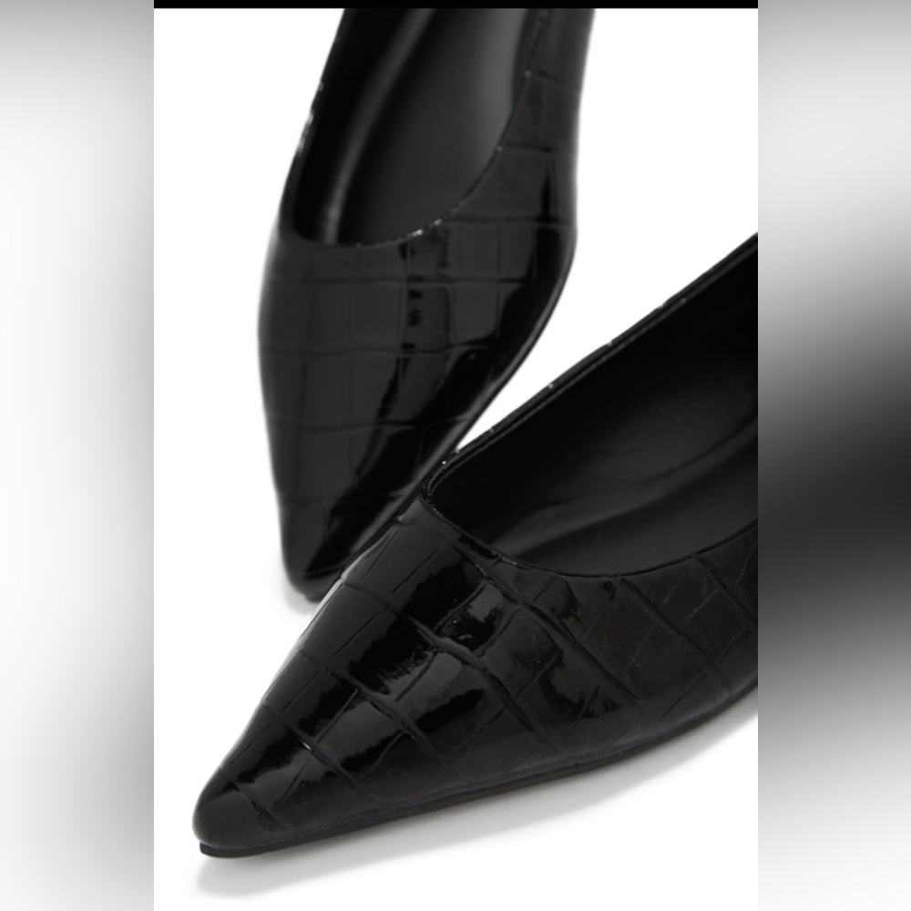 Pointed toe flat - Picture 2 of 3